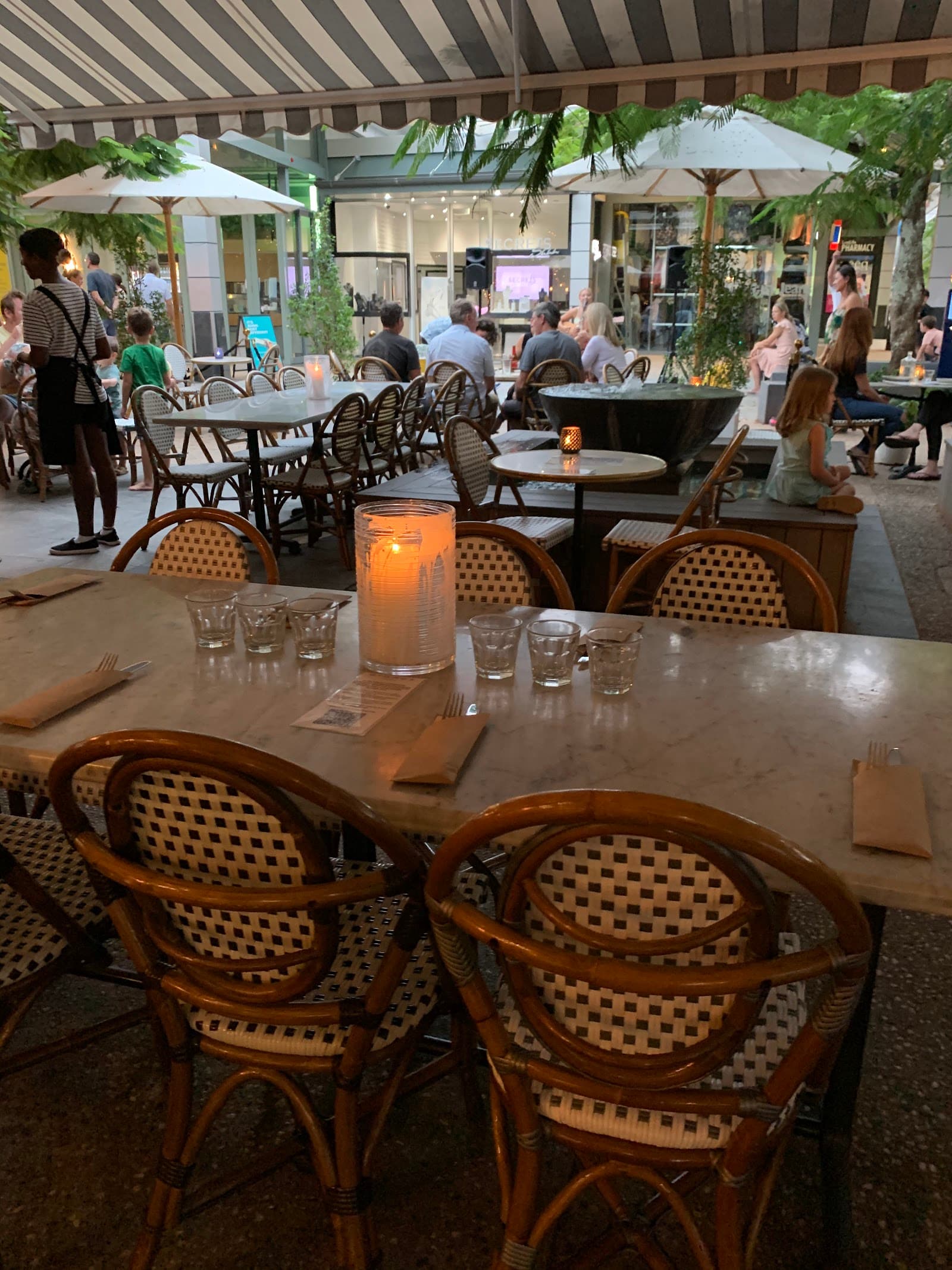 Aromas Restaurant & Bar Noosa — Noosa Heads, Sunshine Coast
