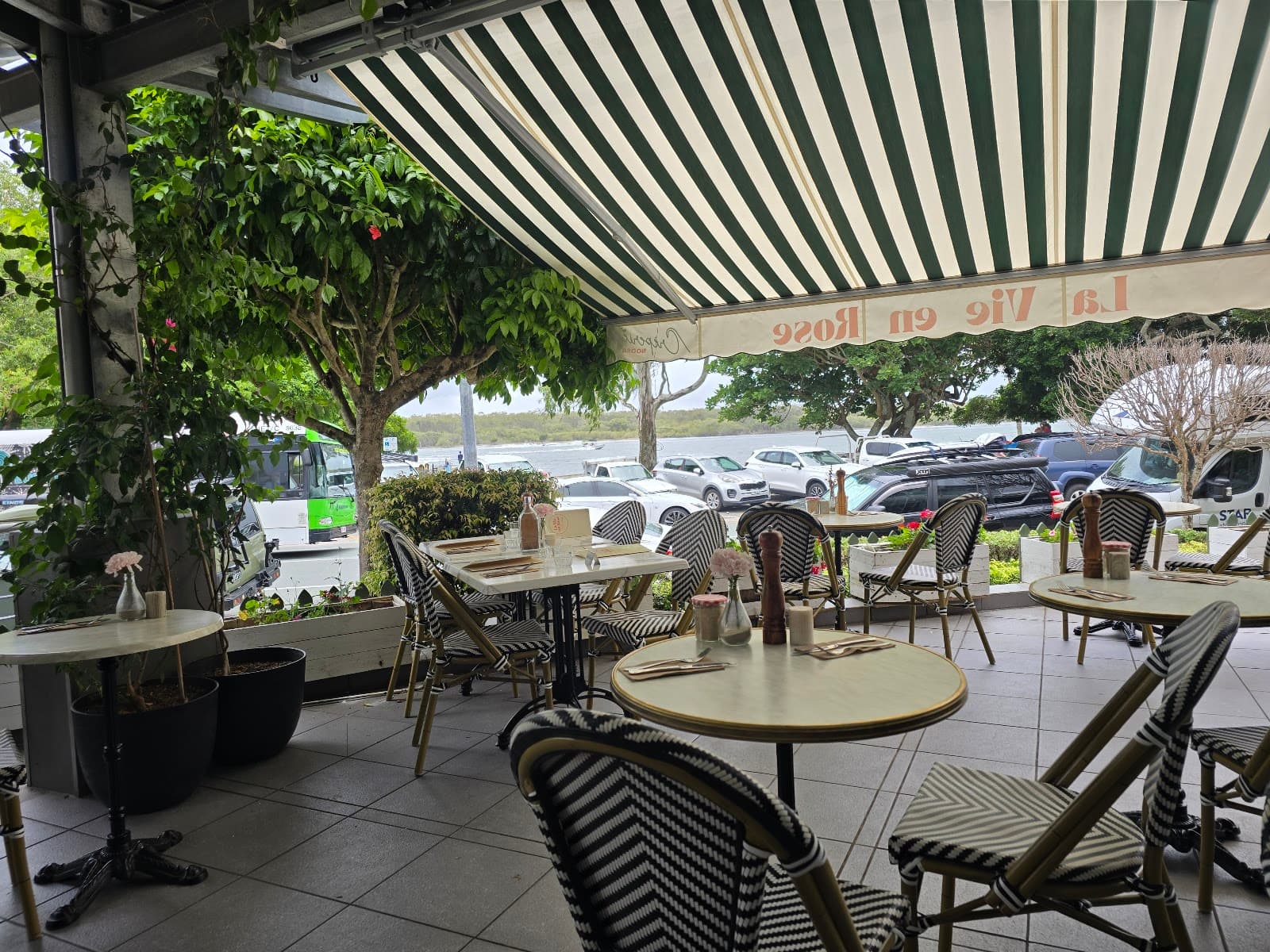 La Vie en Rose Noosa — Noosaville, Sunshine Coast