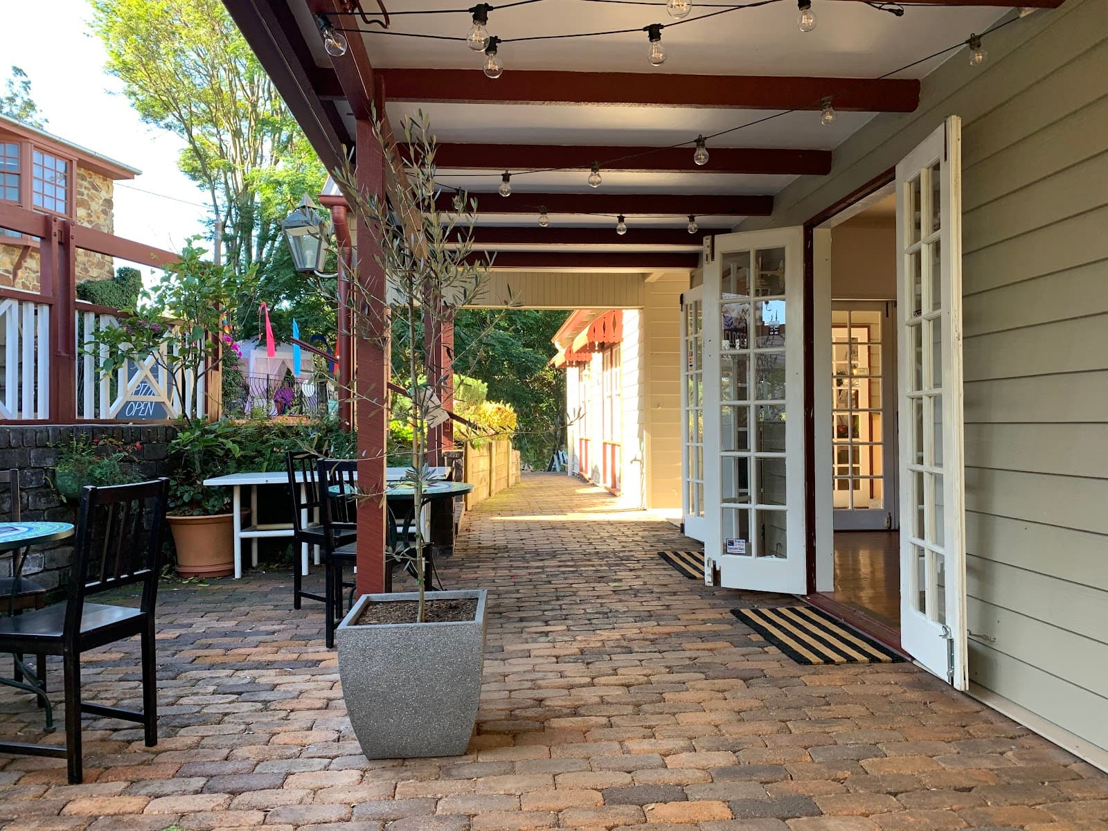 Fiorio & Co - French Bistro and Bar — Montville, Sunshine Coast