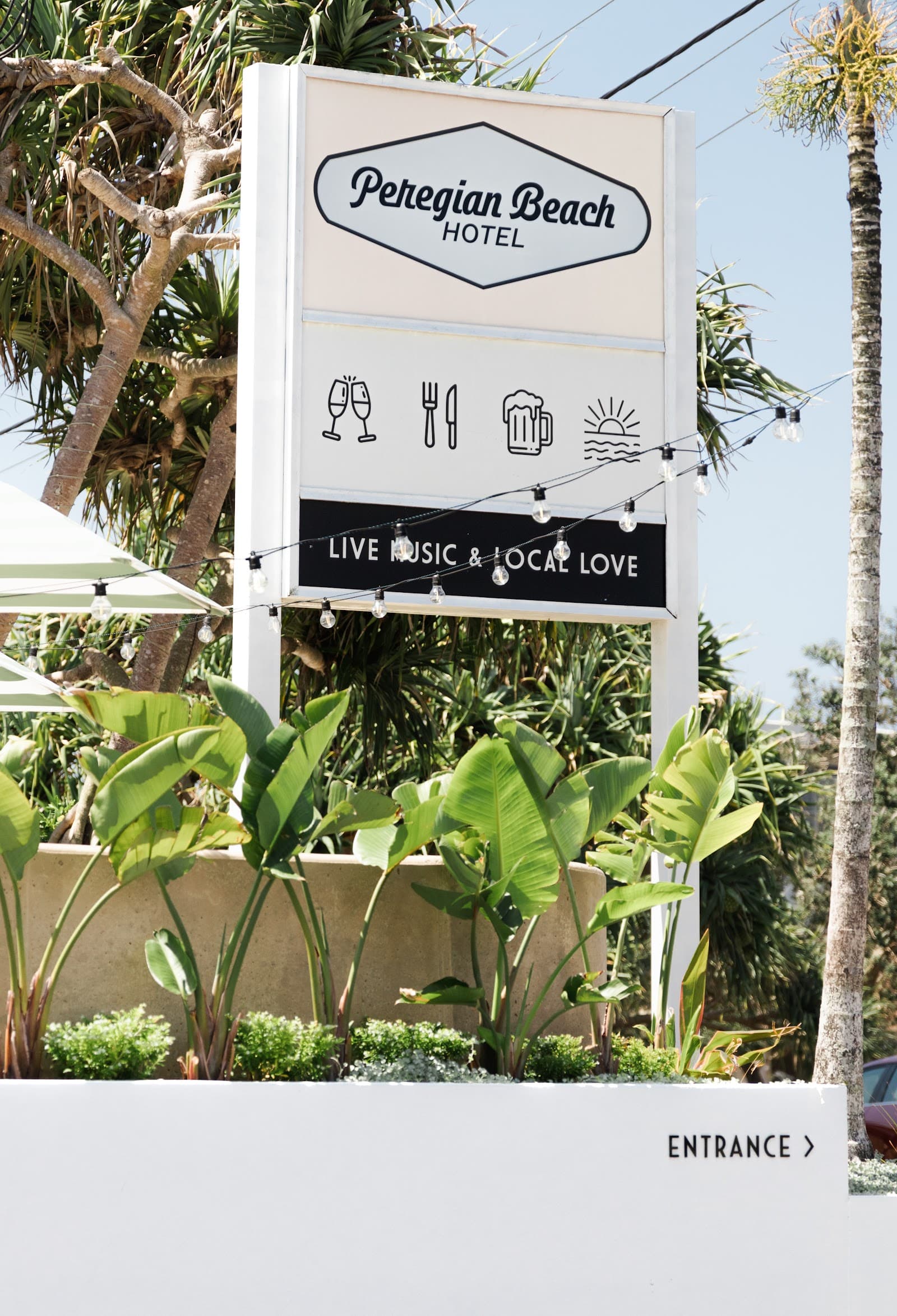 Peregian Beach Hotel — Peregian Beach, Sunshine Coast