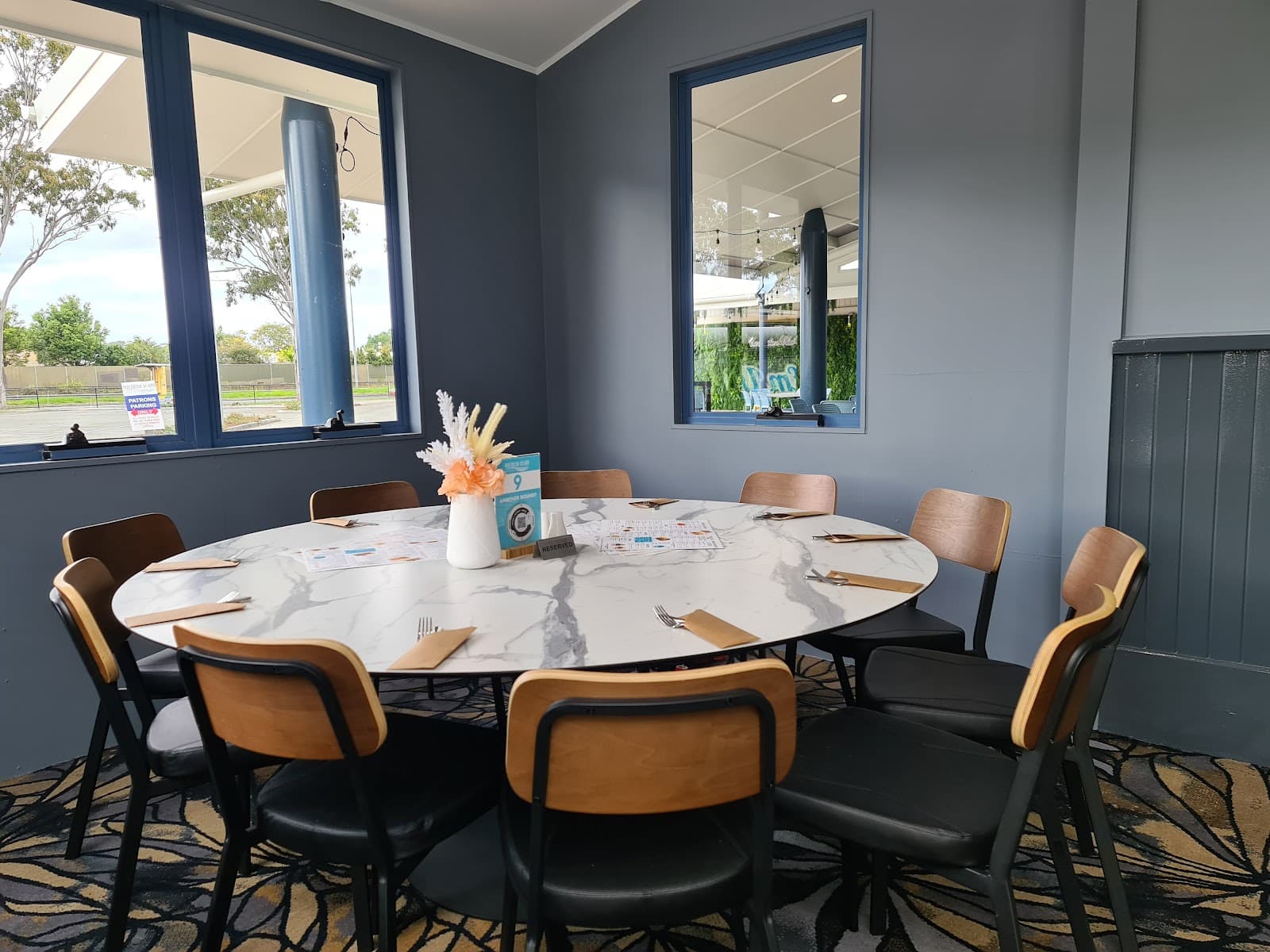 Maroochy Bridge Hotel — Maroochydore, Sunshine Coast