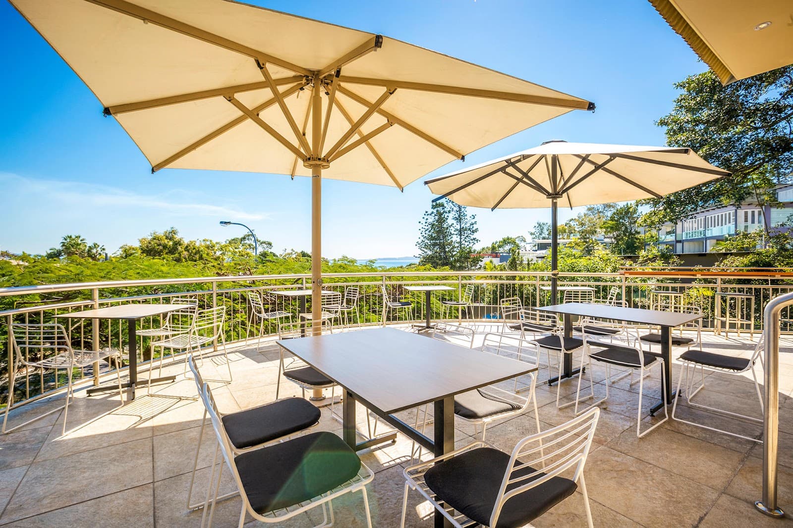 Noosa Reef Hotel — Noosa Heads, Sunshine Coast