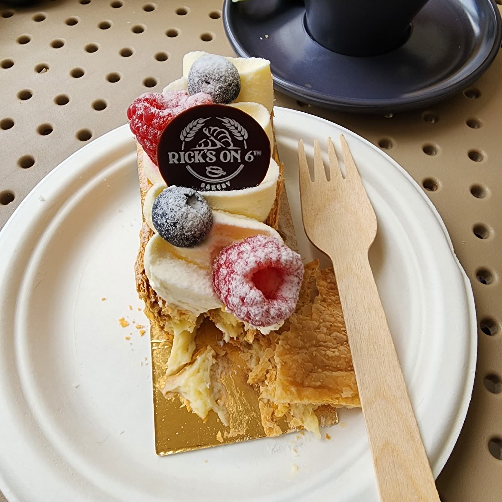 RICK'S ON 6TH — Kawana Waters, Sunshine Coast