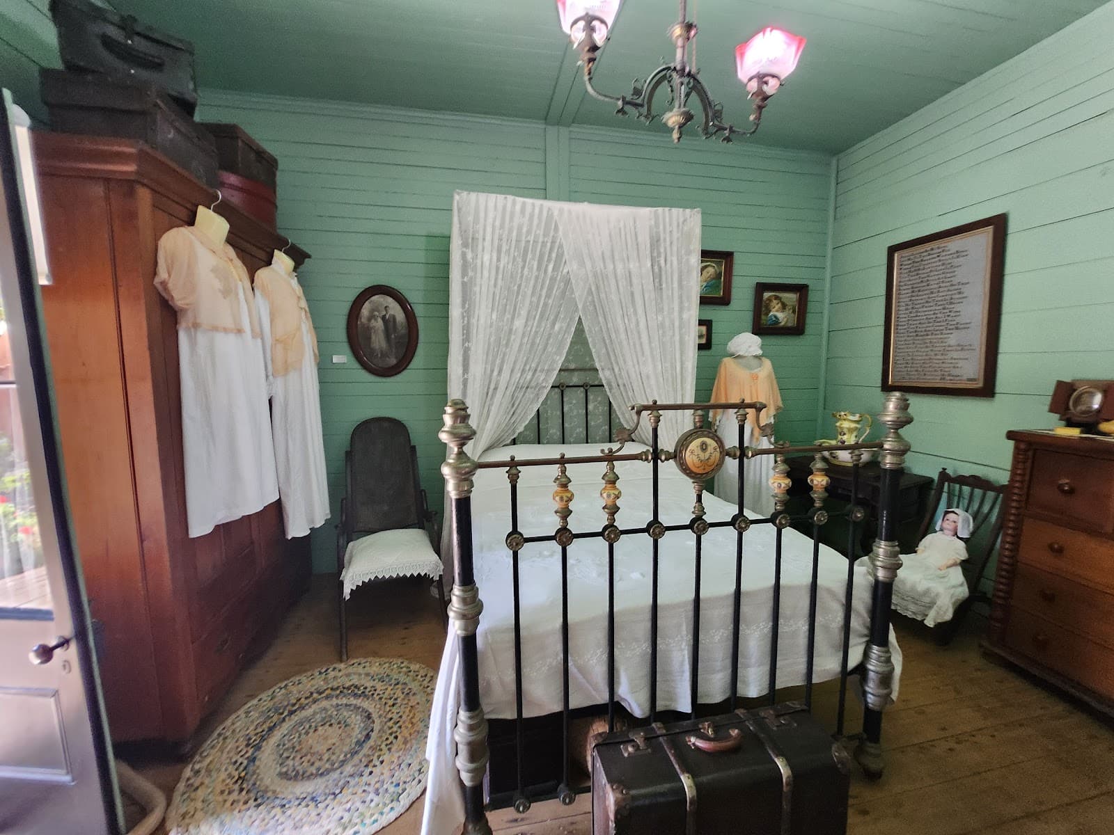 Pioneer Cottage — Kawana Waters, Sunshine Coast