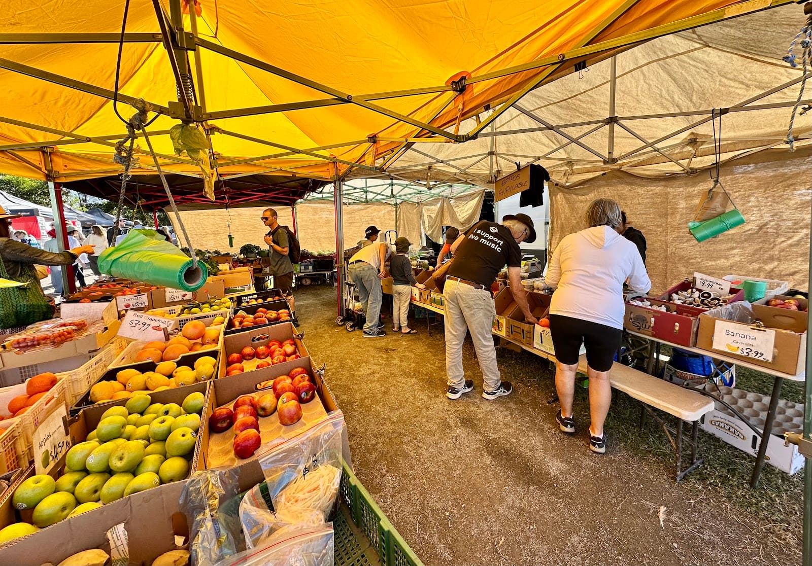 Fishermans Road Sunday Markets — Buderim, Sunshine Coast