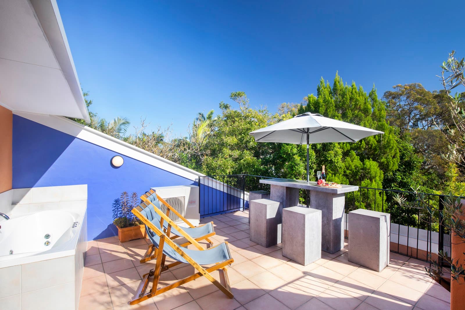 L'Auberge Noosa — Noosa Heads, Sunshine Coast