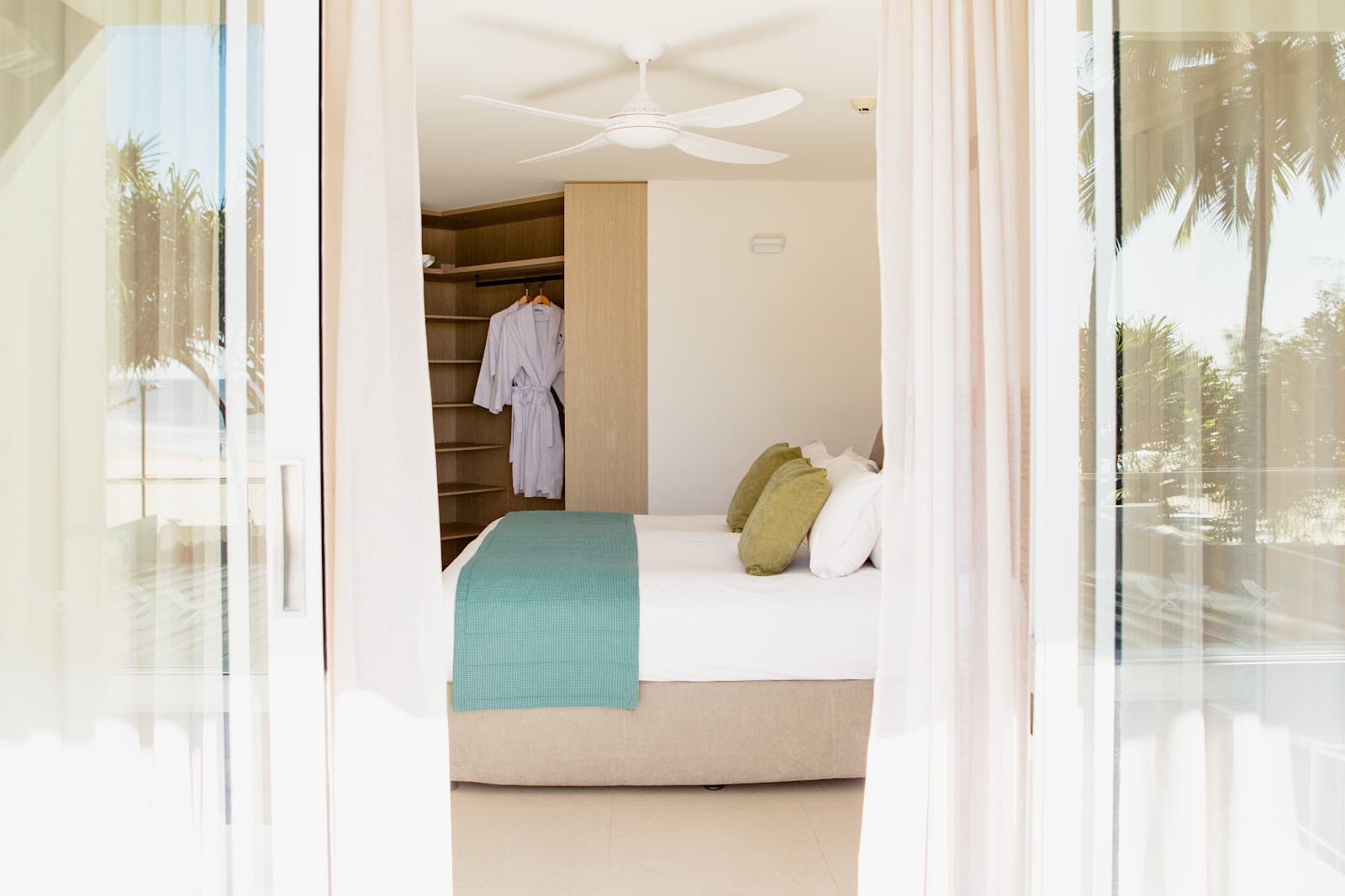 Netanya Noosa Beachfront Resort — Noosa Heads, Sunshine Coast