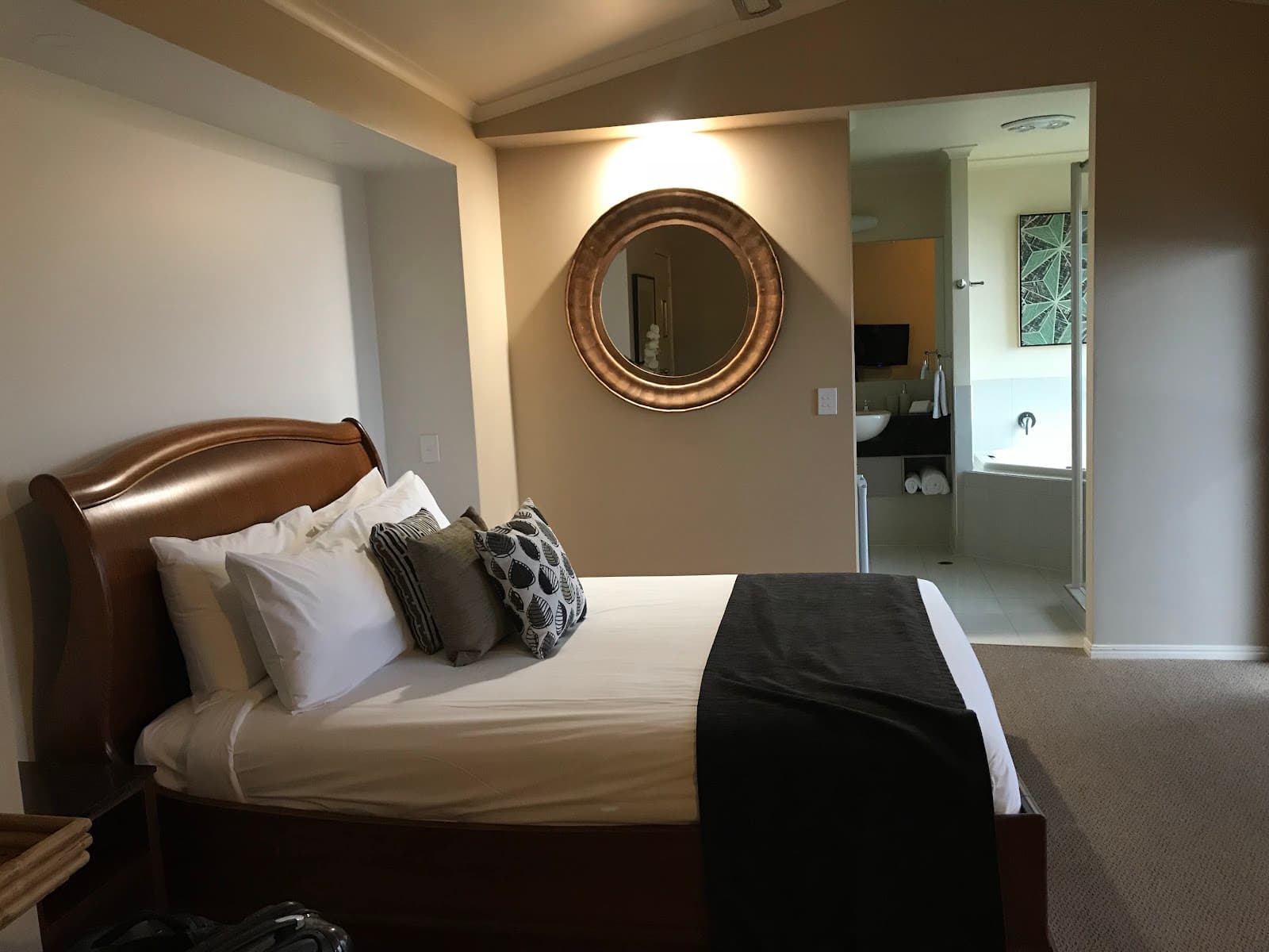 Top of the Hill — Montville, Sunshine Coast
