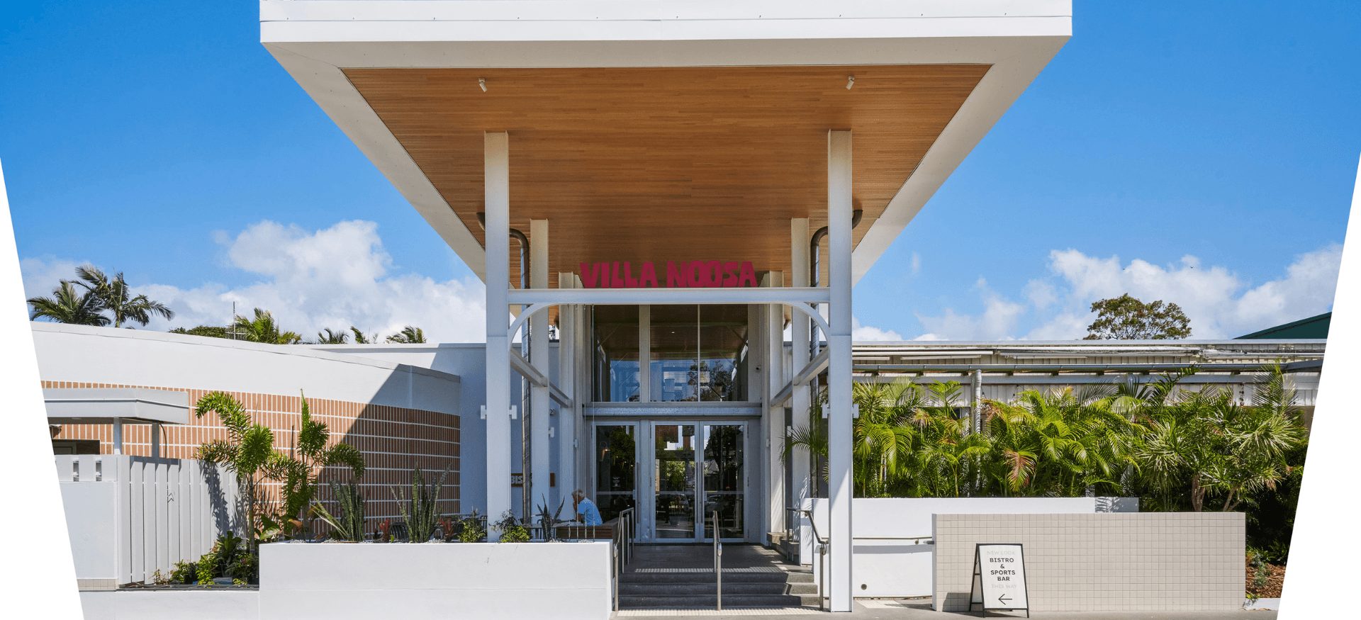 Villa Noosa Hotel