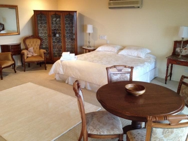 Highwood Park Guest Lodge